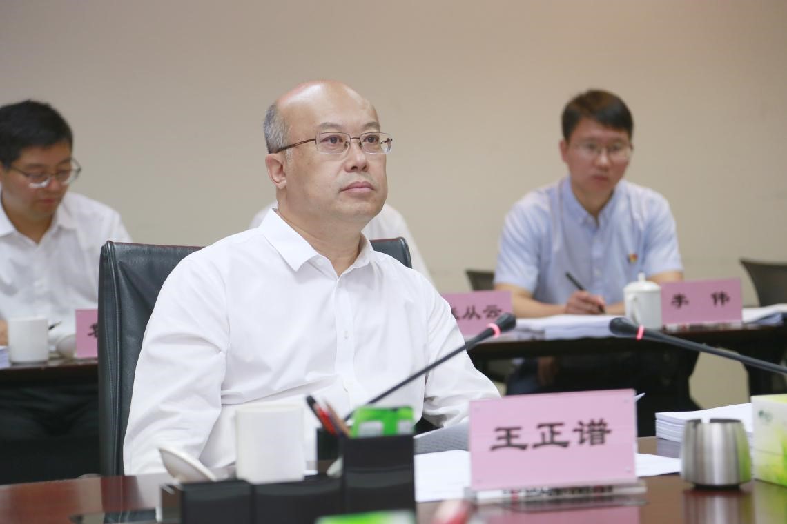 省委常委、省委组织部部长王正谱在四川产业振兴基金调研时强调：以党建为引领 服务保障 经济社会高质量发展